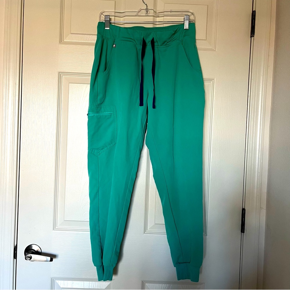 Figs M Zamora Jogger Scrub Pants - surgical green